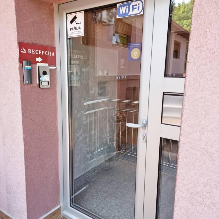 Apartmani Vesto Banja Luka Esterno foto