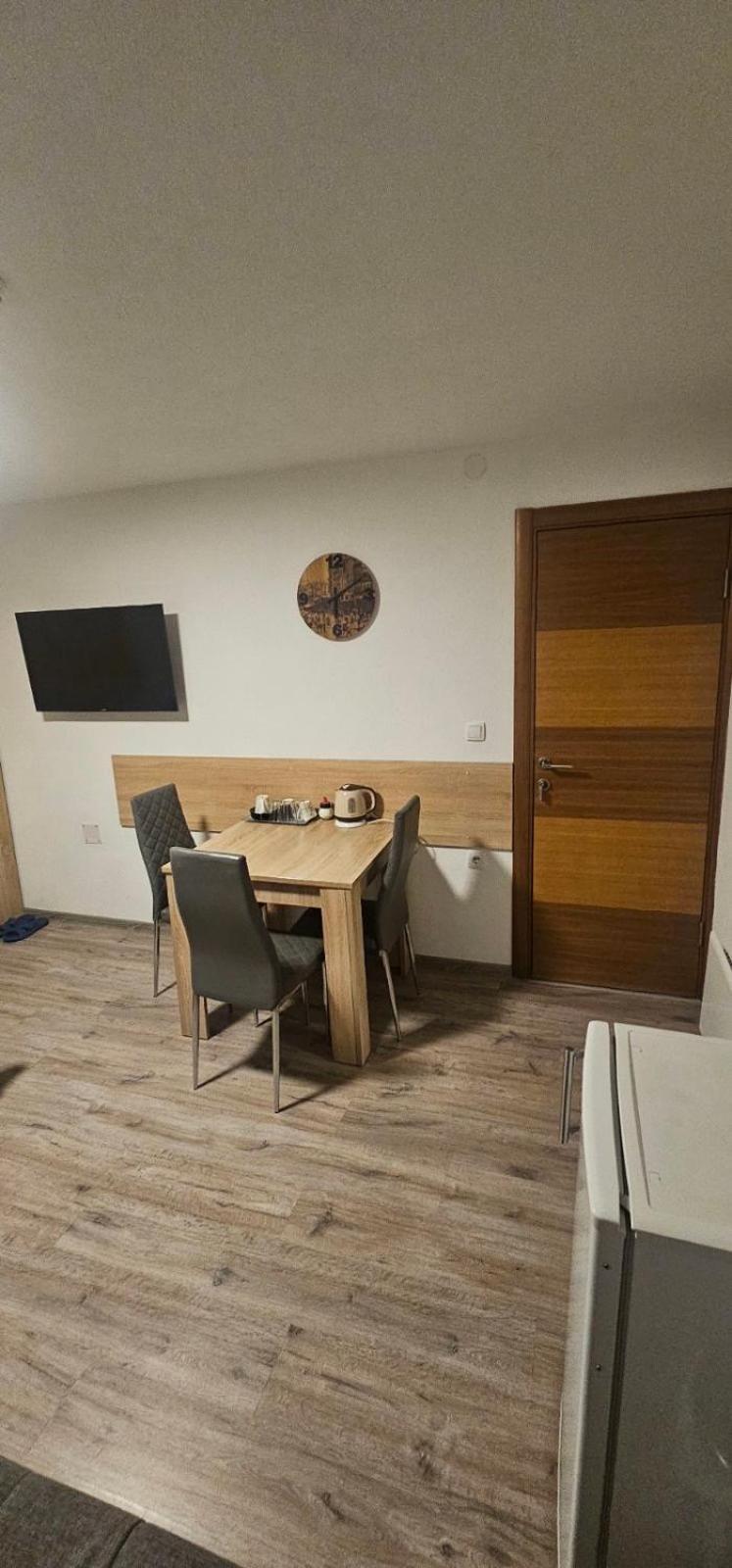 Apartmani Vesto Banja Luka Esterno foto