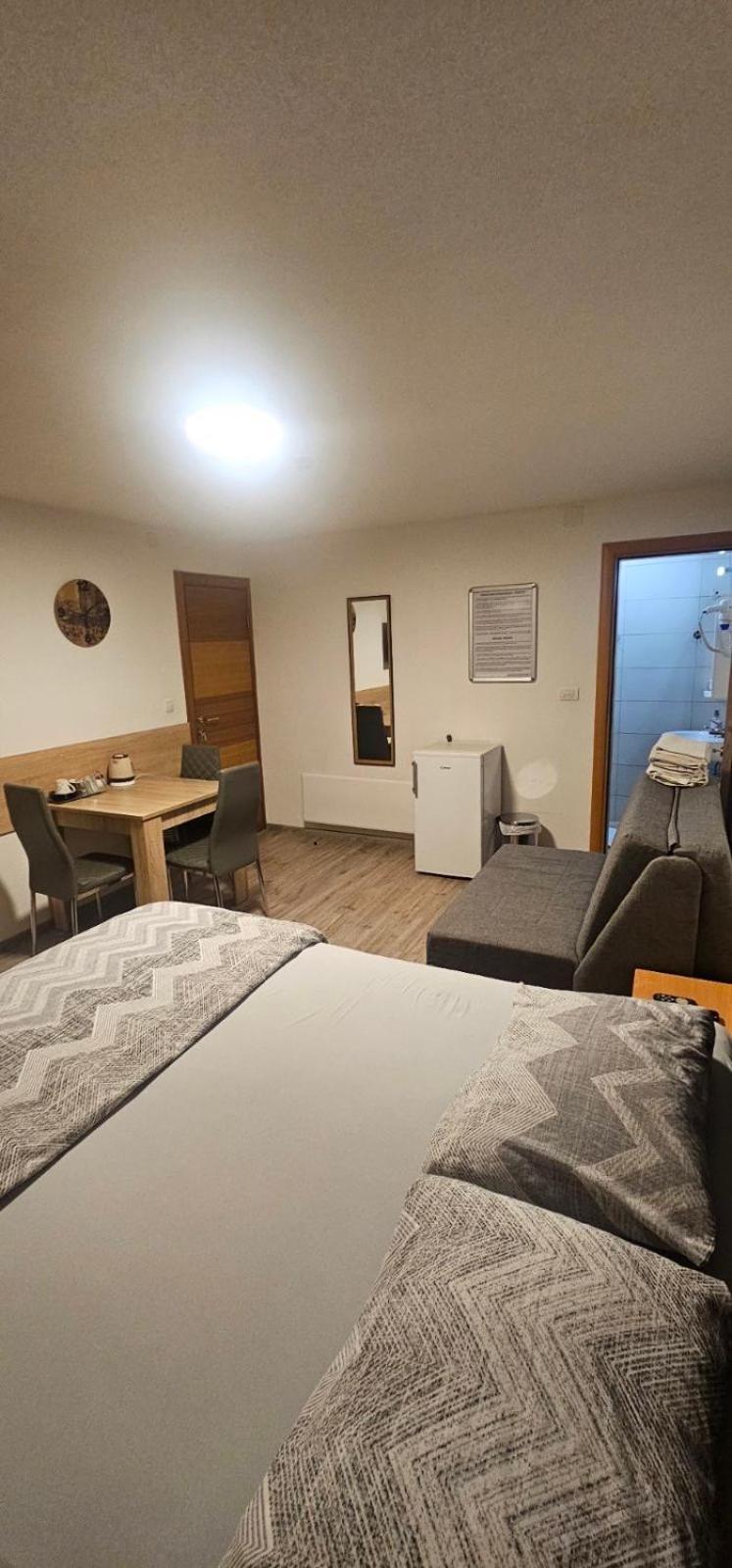Apartmani Vesto Banja Luka Esterno foto