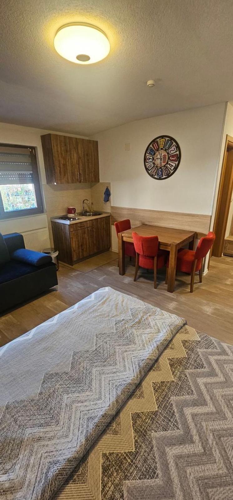 Apartmani Vesto Banja Luka Esterno foto